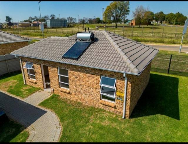 2 BEDROOM HOUSE FOR SALE IN LENASIA SOUTH